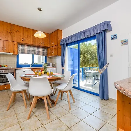 Konnos Heights Villa *